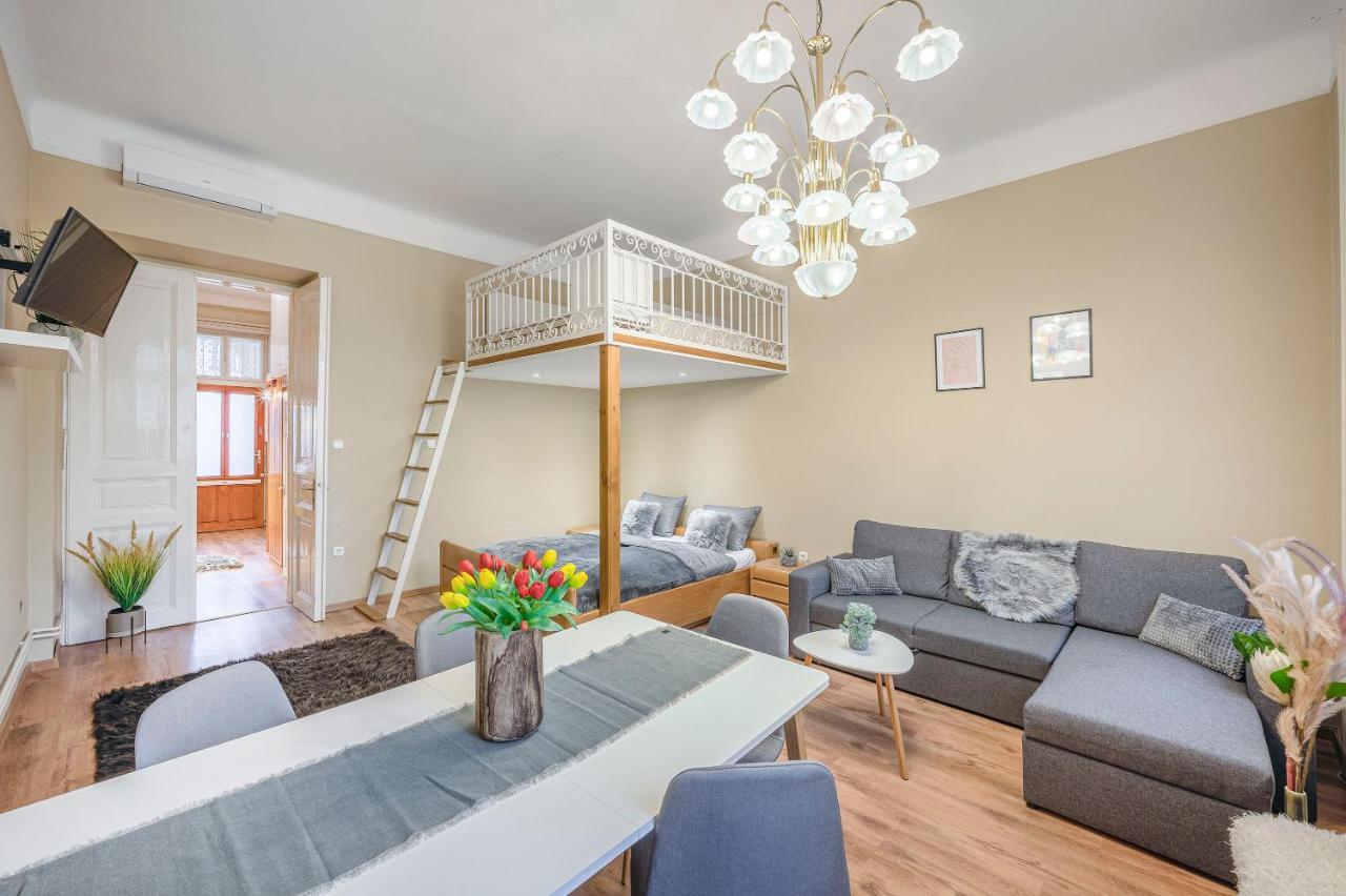 בודפשט Corvin City Apartment By Nw מראה חיצוני תמונה