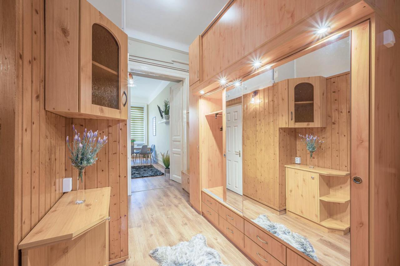 בודפשט Corvin City Apartment By Nw מראה חיצוני תמונה
